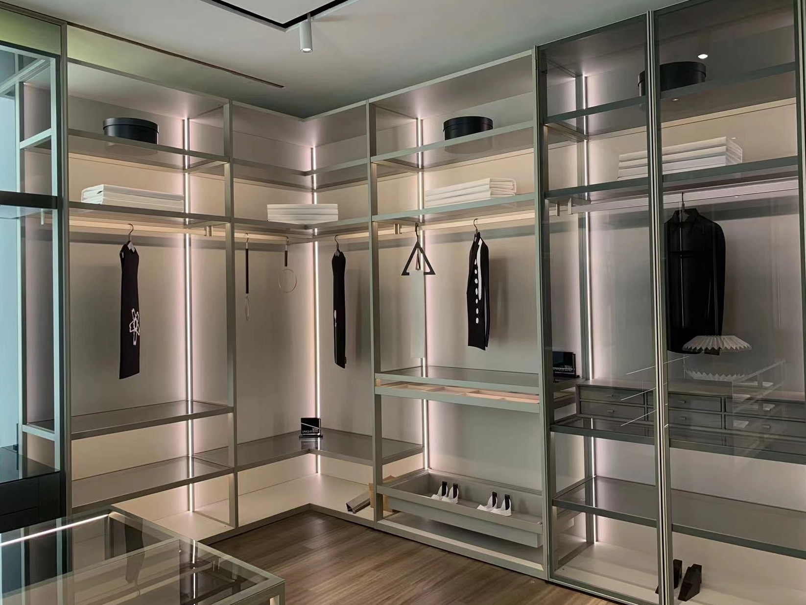 Aluminum Glass Wardrobe And Wardrobe Profile