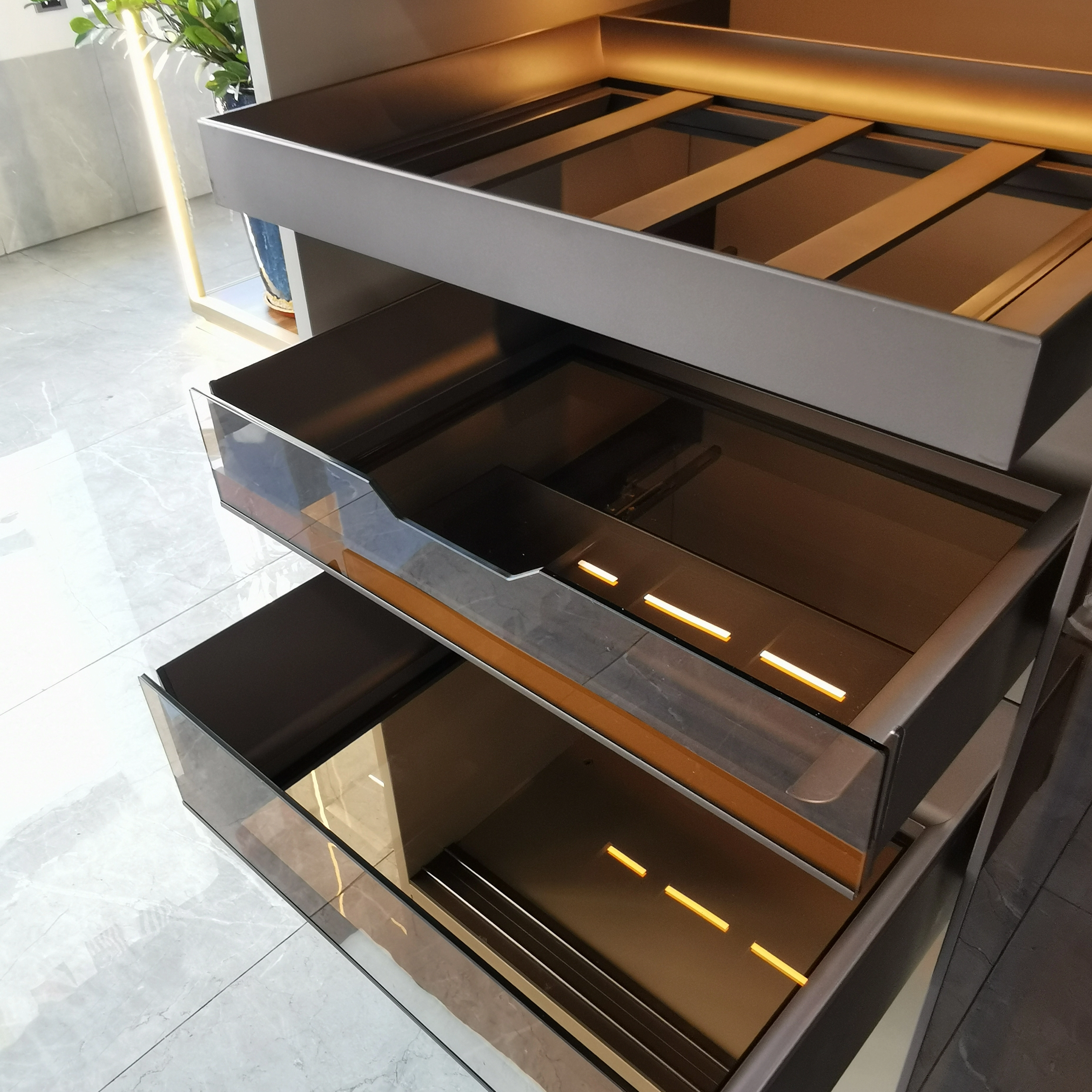 Aluminum Glass Wardrobe And Wardrobe Profile