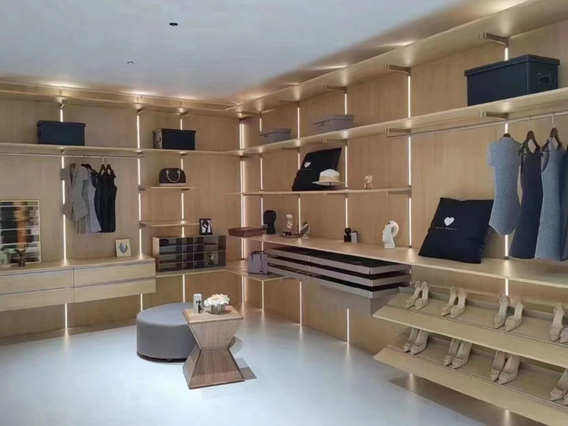 Walk-in Closet